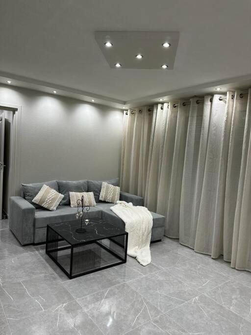 T3 5 Etoile Jacuzzi Apartment *